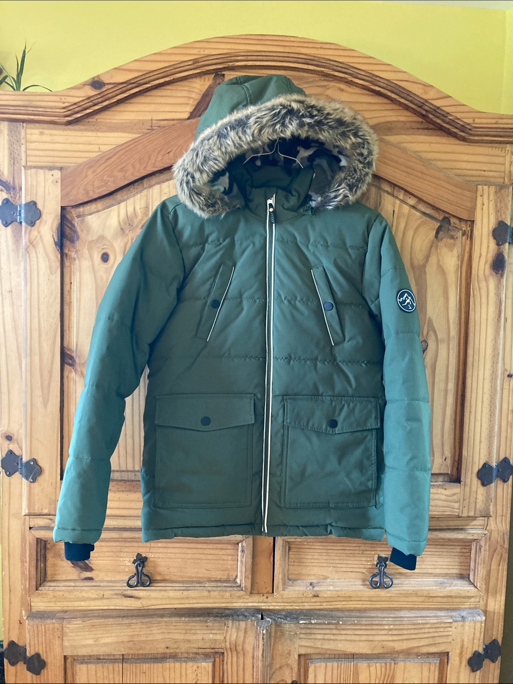 Boys Ultimate green faux fur hooded parka coat size 14/16